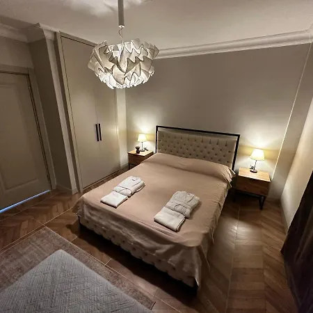House * シダ