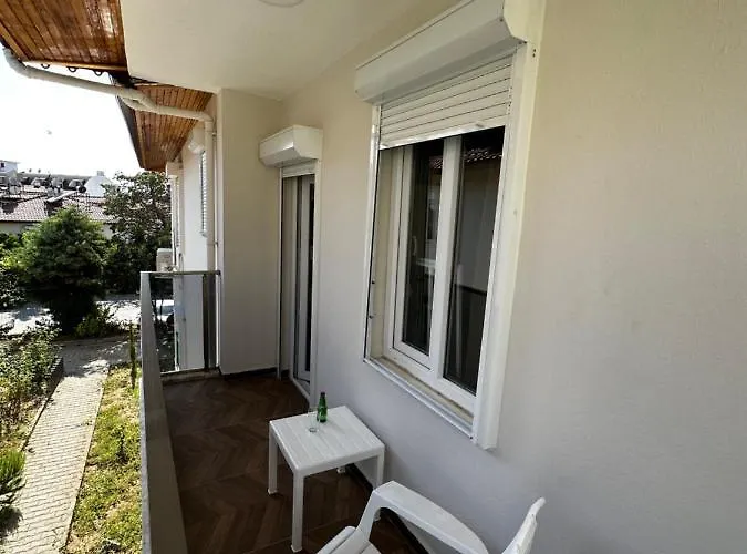 Semesterbostad House *