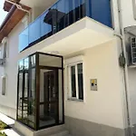 Semesterbostad House