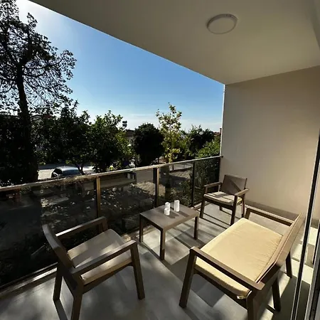 Holiday home House Side